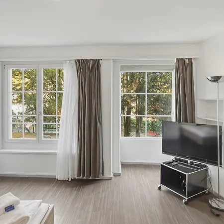 Charming In The Old Town - Uz15