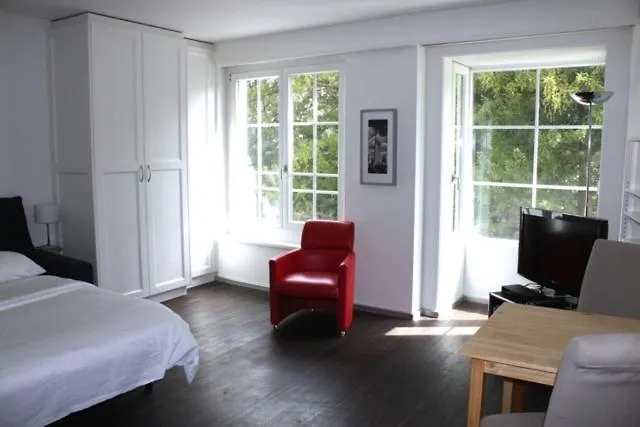 Charming In The Old Town - Uz15 Zürih